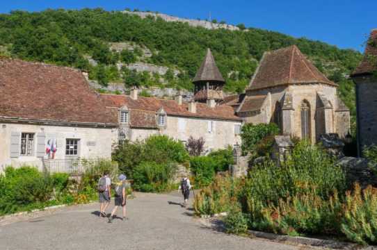 cropped-randonneurs_a_espagnac_ste_eulalie_cc_lot_tourisme_-_c._seguy__0